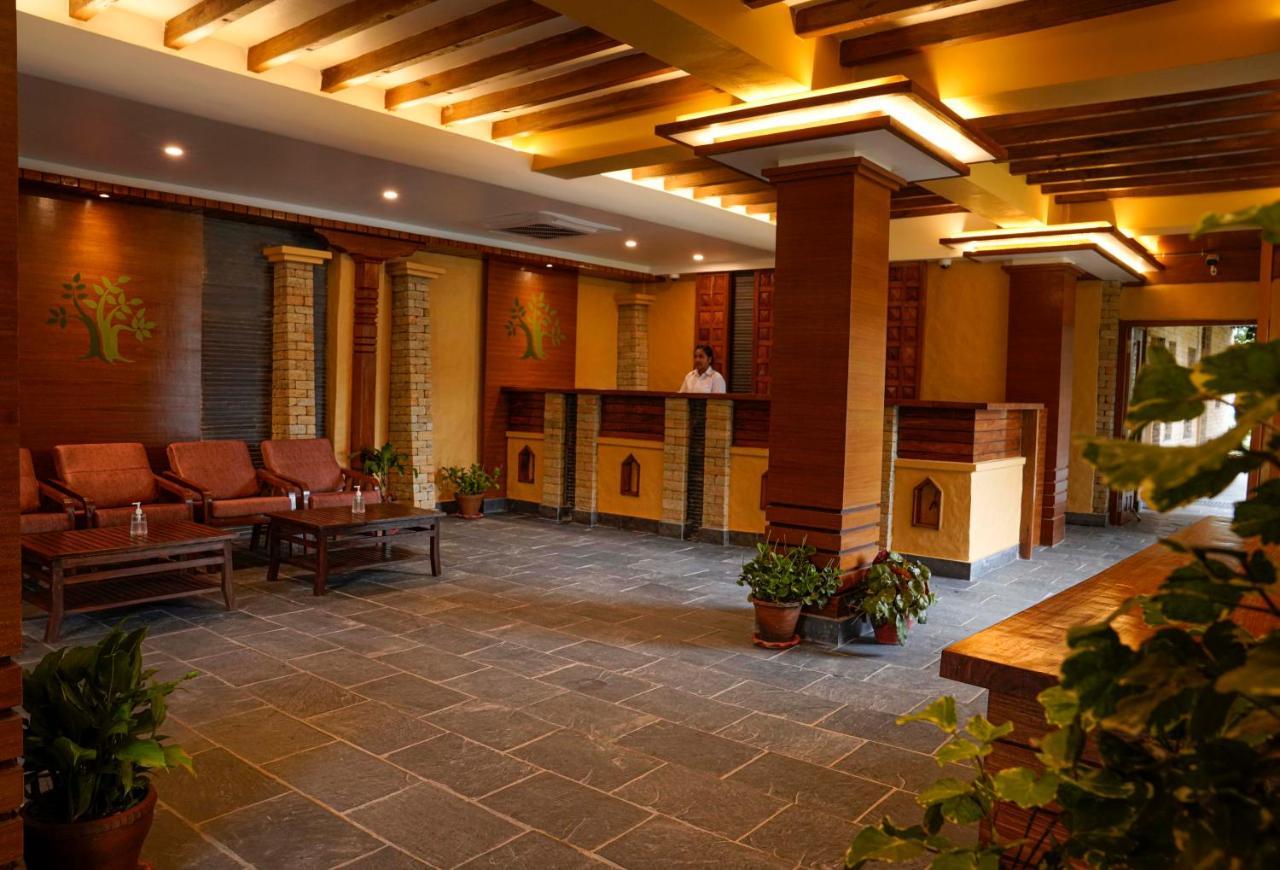 Bar Peepal Resort Pókhara Exteriér fotografie The lobby of the hotel