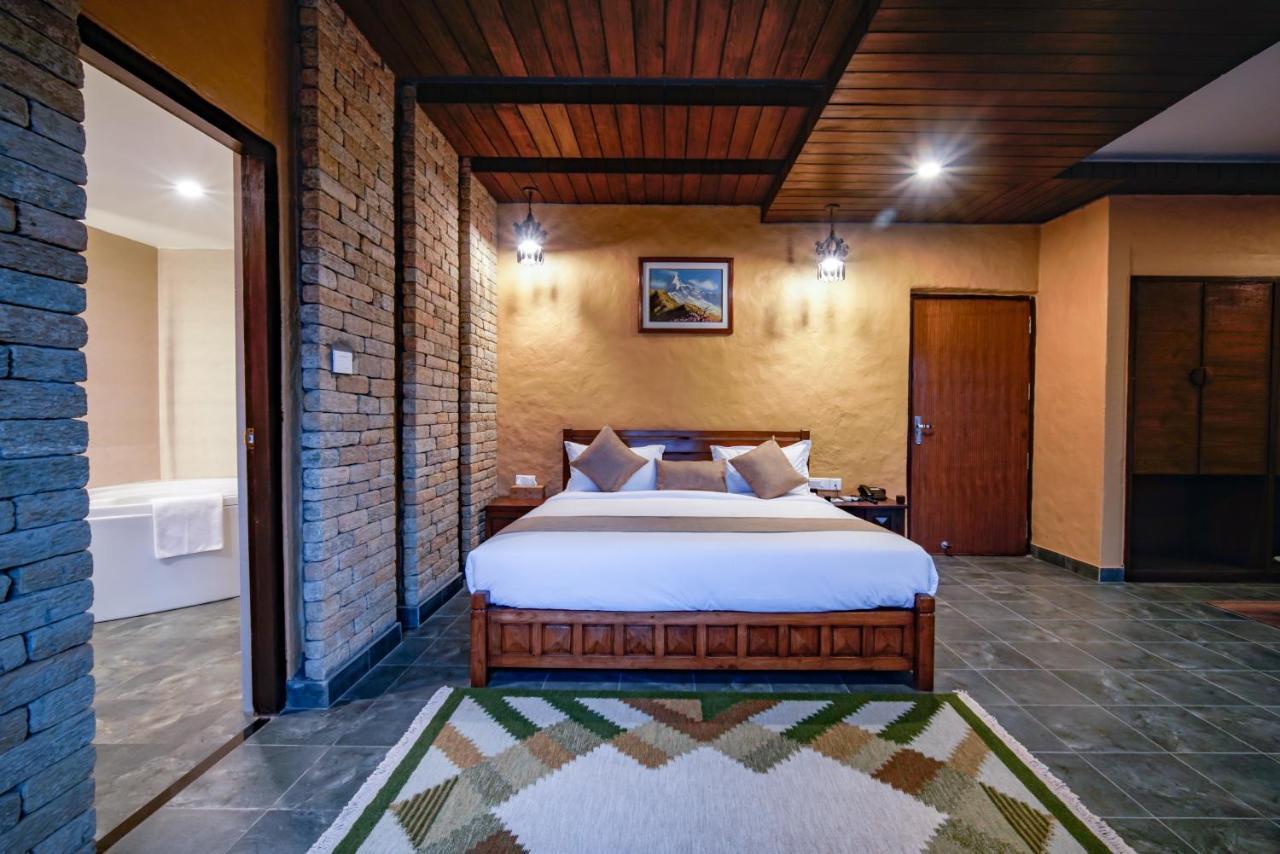 Bar Peepal Resort Pókhara Exteriér fotografie Deluxe Suite