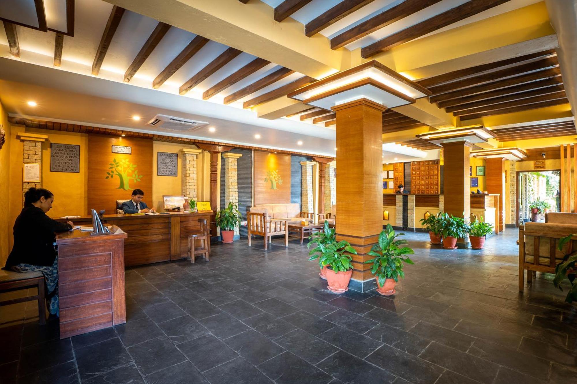 Bar Peepal Resort Pókhara Exteriér fotografie Lobby